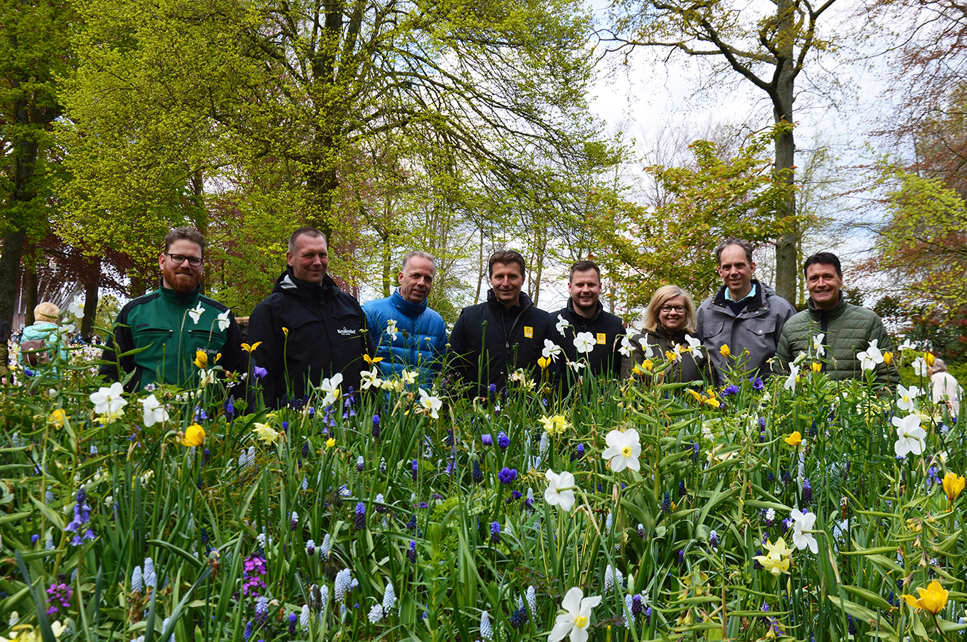 Special mix of naturalising bulbs and perennials attracts lots of attention at Keukenhof (NL)